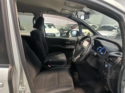 2014 Toyota Noah - Thumbnail