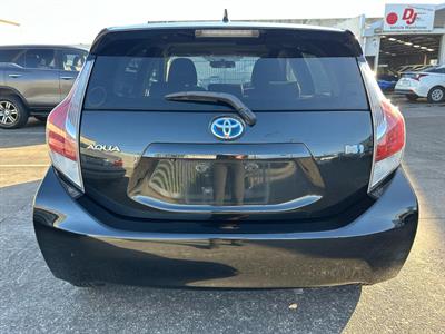2015 Toyota Aqua - Thumbnail