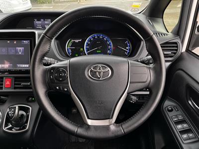 2014 Toyota VOXY - Thumbnail