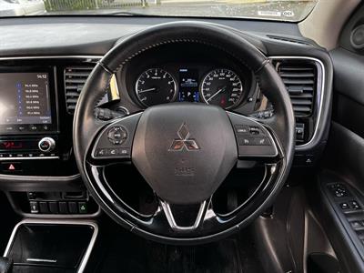 2021 Mitsubishi OUTLANDER - Thumbnail