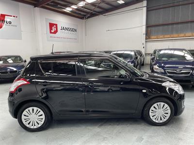 2015 Suzuki SWIFT - Thumbnail