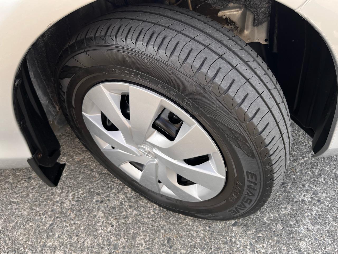 2015 Toyota VITZ