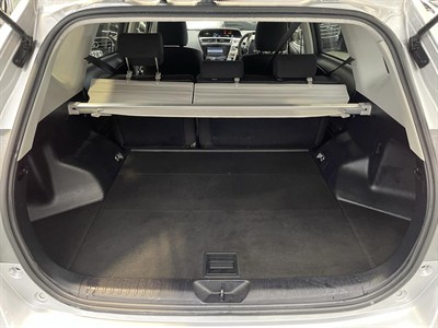 2019 Toyota Prius - Thumbnail