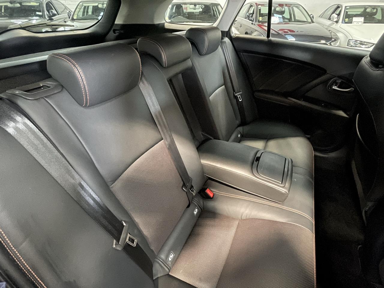 2016 Toyota AVENSIS