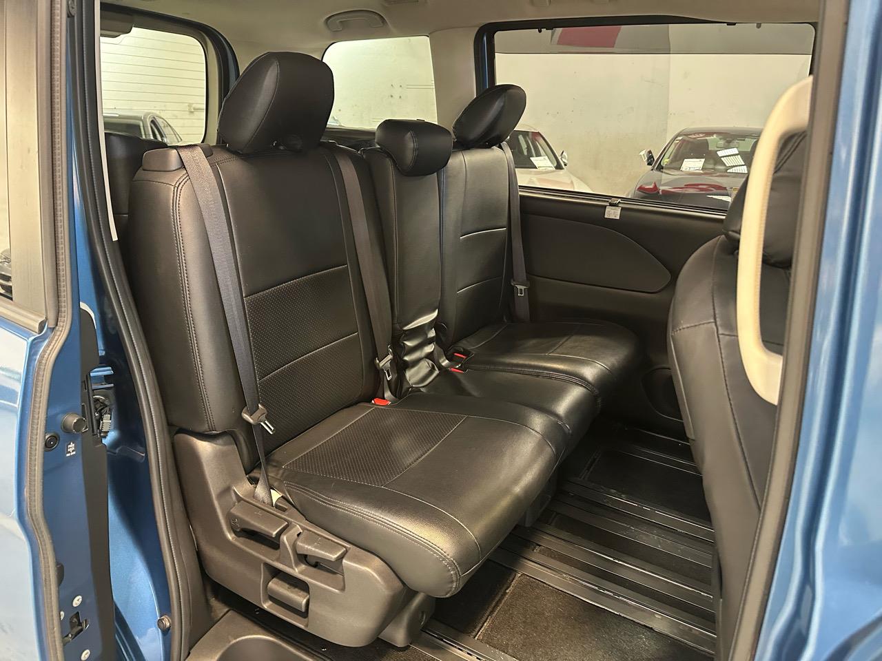 2018 Nissan SERENA