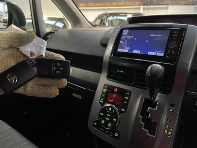 2012 Toyota VOXY - Thumbnail
