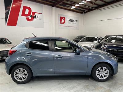 2015 Mazda DEMIO - Thumbnail